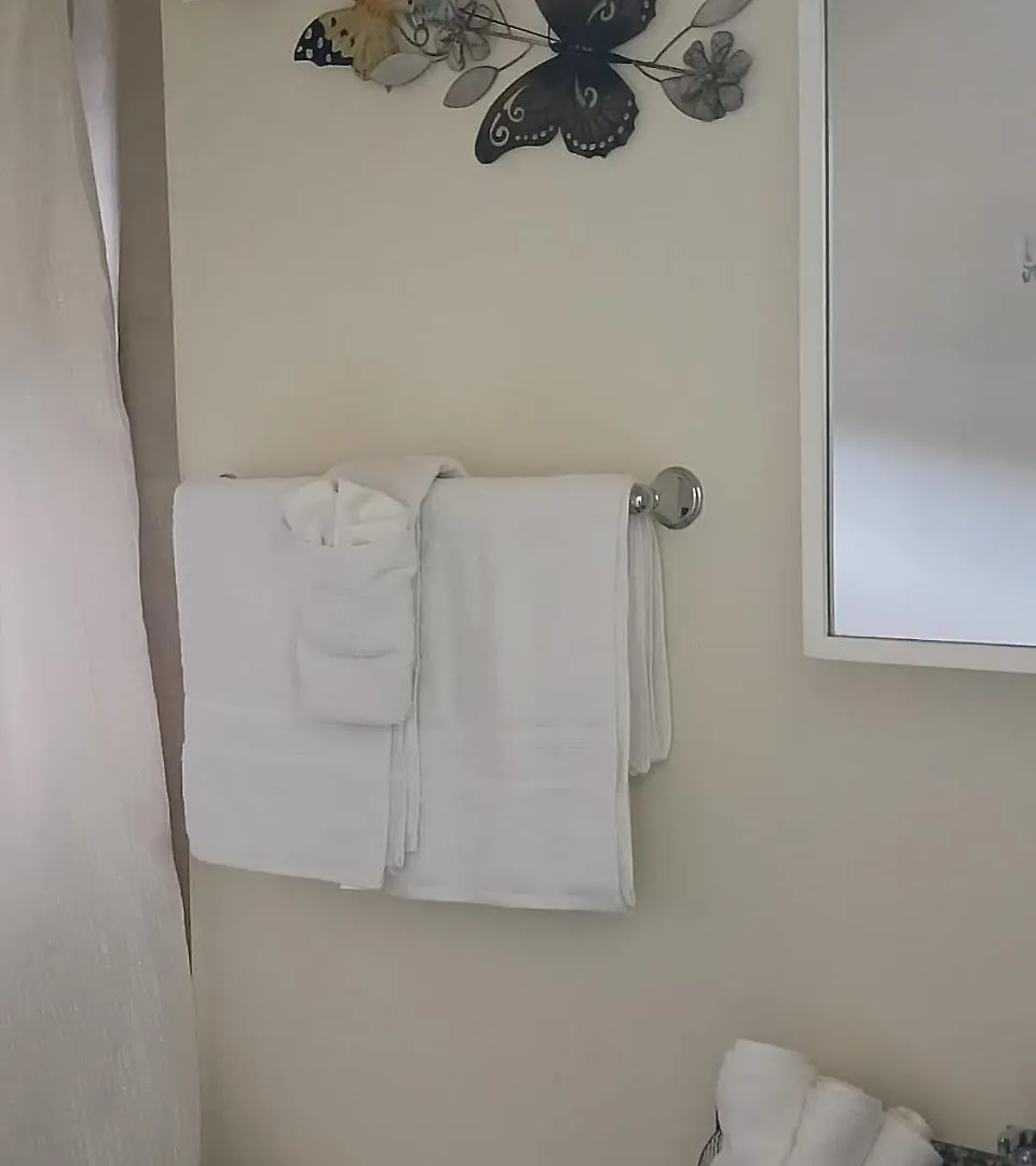 2 Beds 24Hrs Security Harmony Haven Home Old Harbour 0*,  Jamaica